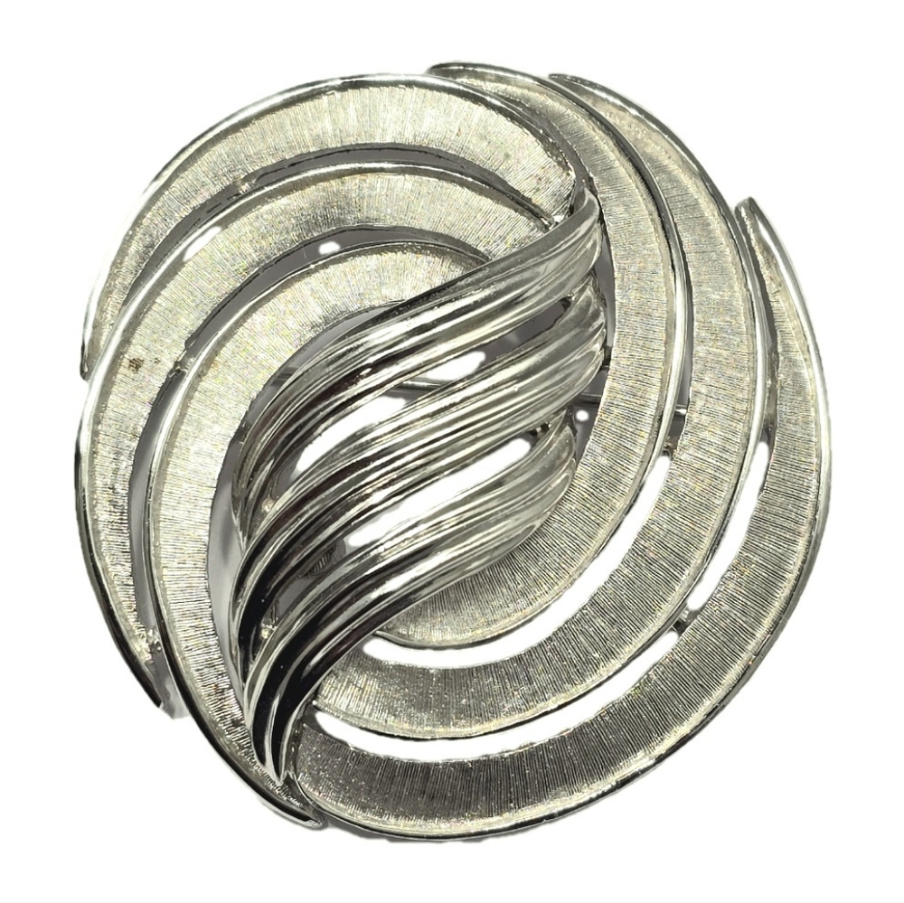 Vintage Crown Trifari brooch silver tone pin circle round layered